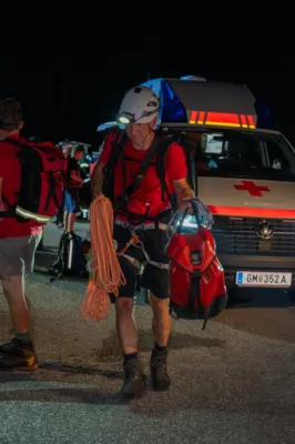 Paragleiter kollidierten in der Luft - Großübung in Grünau im Almtal DSC-0221.jpg