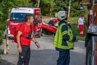 Paragleiter kollidierten in der Luft - Großübung in Grünau im Almtal DSC-9931.jpg