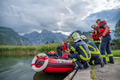 Paragleiter kollidierten in der Luft - Großübung in Grünau im Almtal DSC-9940.jpg