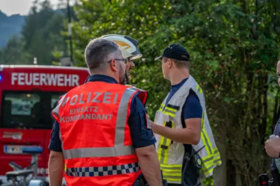 Paragleiter kollidierten in der Luft - Großübung in Grünau im Almtal DSC-9941.jpg