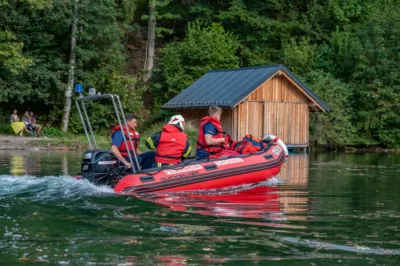 Paragleiter kollidierten in der Luft - Großübung in Grünau im Almtal DSC-9944.jpg