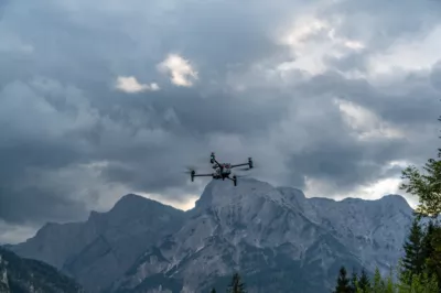 Paragleiter kollidierten in der Luft - Großübung in Grünau im Almtal DSC-9956.jpg