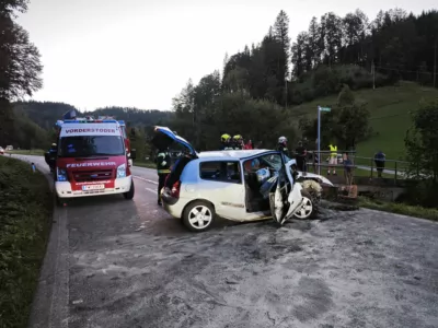 Verkehrsunfall in Vorderstoder fordert eine verletzte Person d025239d-d760-406d-8070-aac7293013ca.jpg