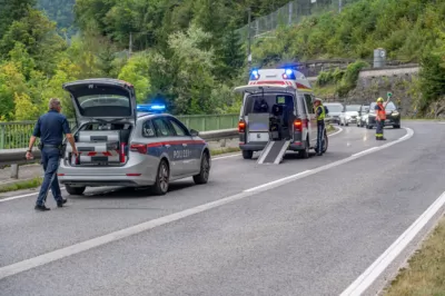 Auffahrunfall im Stau auf der B138 fordert eine verletzte Person DSC-0318.jpg