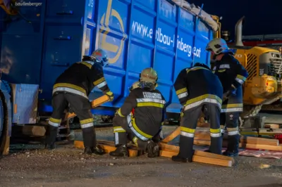 Kollision und eingeklemmte Personen - Feuerwehr trainiert Ernstfall in Pettenbach DSC-0529.jpg