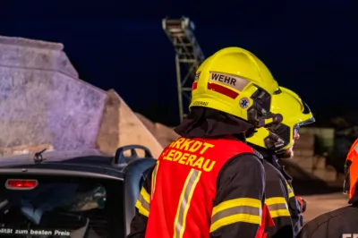 Kollision und eingeklemmte Personen - Feuerwehr trainiert Ernstfall in Pettenbach DSC-0566.jpg