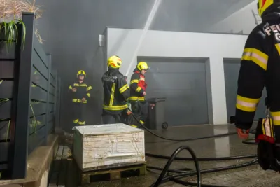 Brand im Garagenanbau – Schnelles Eingreifen der Feuerwehr verhindert Schlimmeres Z81-0007-Verbessert-RR.jpg