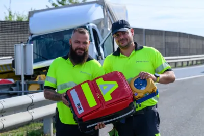 Kollision mit Aufpralldämpfer: Traffic Manager werden zu Ersthelfer nach Unfall mit Kleintransporter FOKE-2024091110142426-052.jpg