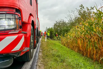 LKW landet im Vorgarten – Fahrer unverletzt TEAM-2024091311278363-011.jpg