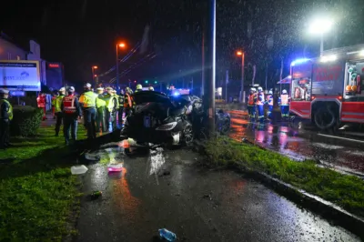 Schwerer Verkehrsunfall auf der B1 fordert Verletzte DSC-5078.jpg