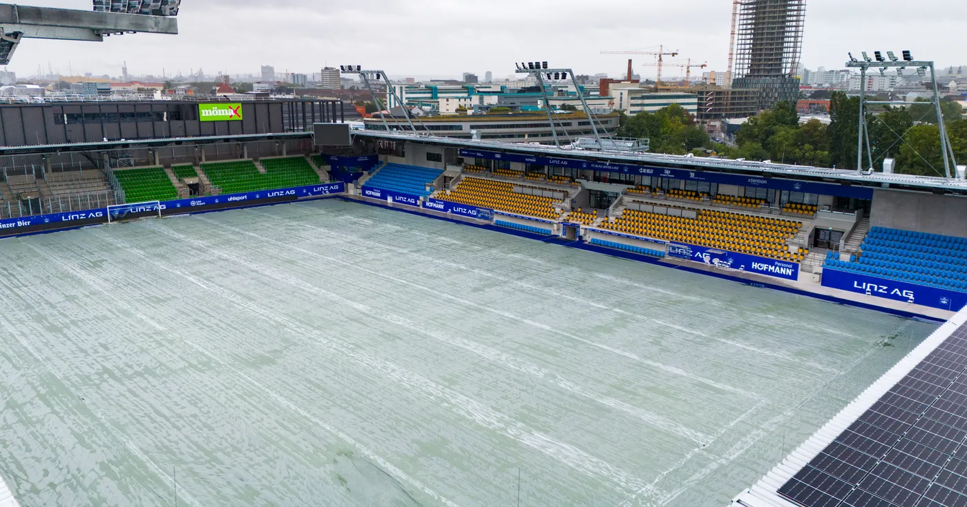 Titelbild: Unwetter bringt Fußballspiel in Gefahr