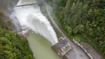 Hochwasseralarm in Oberösterreich fordert Einsatzkräfte DJI-0332.jpg