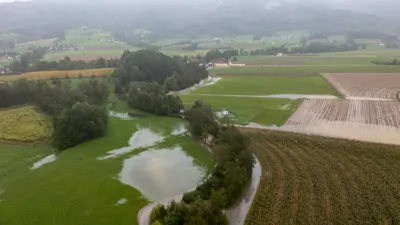 Hochwasseralarm in Oberösterreich fordert Einsatzkräfte DJI-0354.jpg