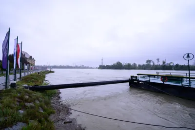 Aufbau des mobilen Hochwasserschutzes in Mauthausen FOKE-2024091418182798-113.jpg