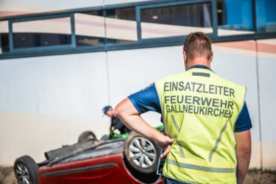 Verkehrsunfall in Gallneukirchen: Feuerwehren im Einsatz zur Bergung eines verunglückten Fahrzeugs VU-Gallneukirchen-21-09-2024-15.jpg