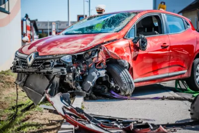 Verkehrsunfall in Gallneukirchen: Feuerwehren im Einsatz zur Bergung eines verunglückten Fahrzeugs VU-Gallneukirchen-21-09-2024-20.jpg