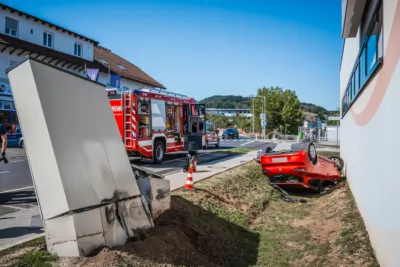 Verkehrsunfall in Gallneukirchen: Feuerwehren im Einsatz zur Bergung eines verunglückten Fahrzeugs VU-Gallneukirchen-21-09-2024-3.jpg