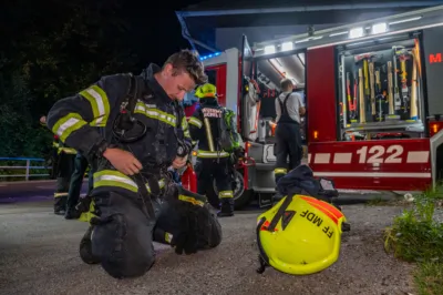 Bestätigter Brandverdacht - Feuerwehr Micheldorf verhindert Ausbreitung im Dachbereich DSC-1140.jpg