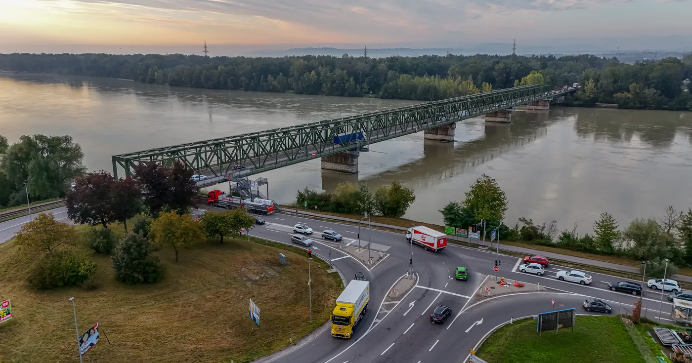 Titelbild: Verkehrschaos in der Region Mauthausen droht – Initiative warnt vor Verzögerungen