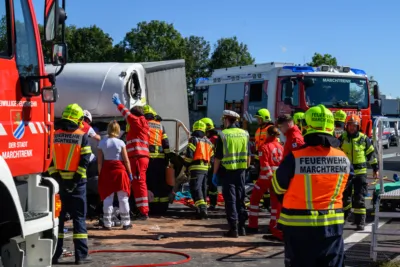 Schwerer Verkehrsunfall auf der A25 bei Marchtrenk West FOKE-2024092513304922-034.jpg