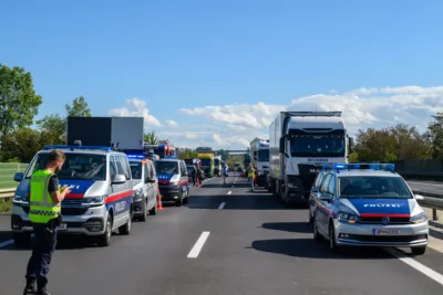 Schwerer Verkehrsunfall auf der A25 bei Marchtrenk West FOKE-2024092513534954-072.jpg