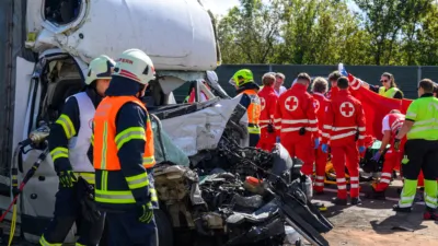 Schwerer Verkehrsunfall auf der A25 bei Marchtrenk West FOKE-2024092513544958-076.jpg