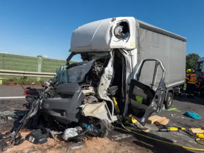 Schwerer Verkehrsunfall auf der A25 bei Marchtrenk West FOKE-2024092513555101-021.jpg