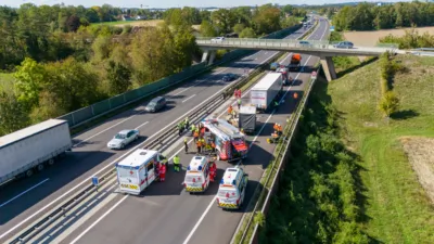 Schwerer Verkehrsunfall auf der A25 bei Marchtrenk West FOKE-202409251412-039.jpg