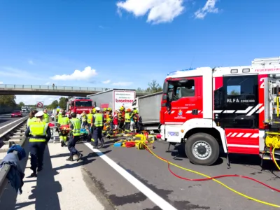 Schwerer Verkehrsunfall auf der A25 bei Marchtrenk West IMG-5089.jpg