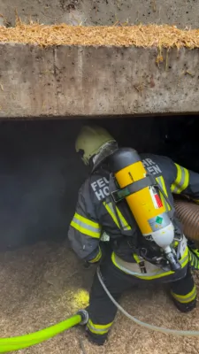 Glimmbrand in Hackschnitzelbunker – Großeinsatz der Feuerwehr in Hargelsberg FOKE-2024092815405306-052.jpg