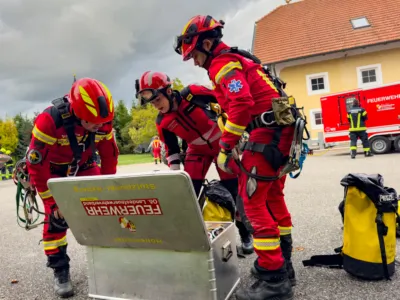 Glimmbrand in Hackschnitzelbunker – Großeinsatz der Feuerwehr in Hargelsberg FOKE-2024092816125370-116.jpg