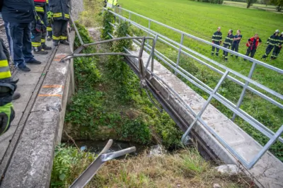 PKW kollidiert mit Zug DSC-1631.jpg