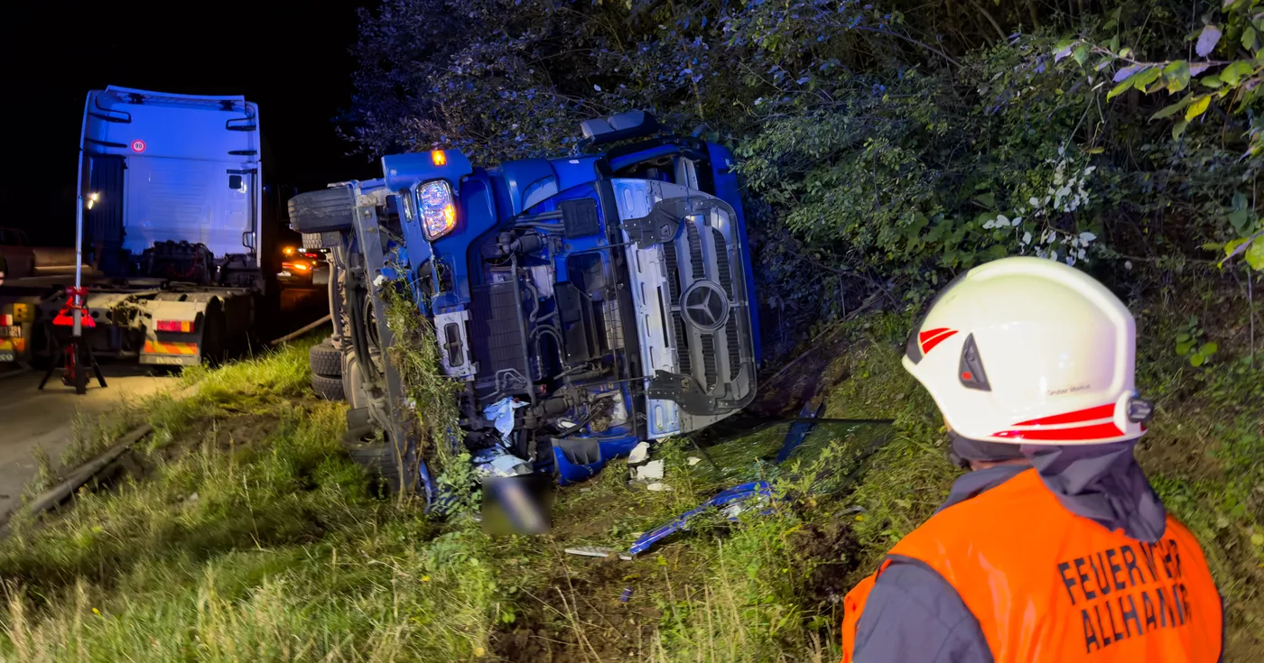 Zwischenfall bei Abschleppvorgang auf der A1 Westautobahn