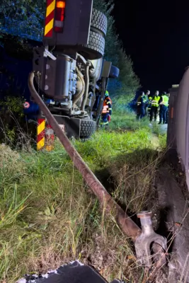 Zwischenfall bei Abschleppvorgang auf der A1 Westautobahn FOKE-2024100319555532-031.jpg