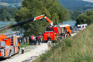 Schwerer Bootsunfall in Linz - Vier Personen verletzt bootsunfall-linz_-15.jpg