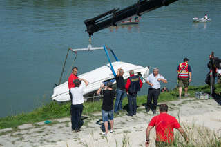 Schwerer Bootsunfall in Linz - Vier Personen verletzt bootsunfall-linz_-16.jpg
