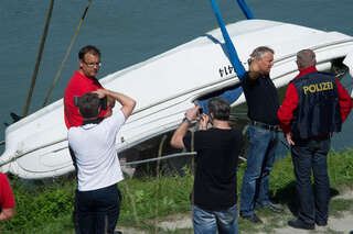 Schwerer Bootsunfall in Linz - Vier Personen verletzt bootsunfall-linz_-17.jpg