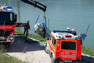 Schwerer Bootsunfall in Linz - Vier Personen verletzt bootsunfall-linz_-19.jpg