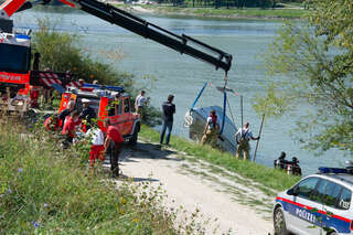 Schwerer Bootsunfall in Linz - Vier Personen verletzt bootsunfall-linz_-5.jpg