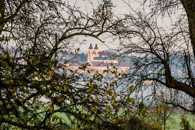 Stift Sankt Florian bei Sonnenaufgang 20141115-1502.jpg