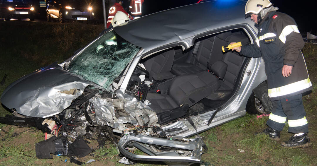 Titelbild: Schwerer Verkehrsunfall auf der B1 bei Wallsee