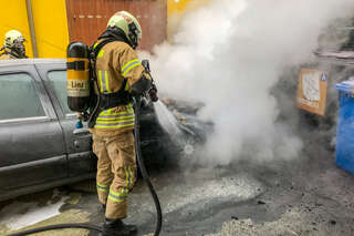 Heikler Fahrzeugbrand in Linz Ebelsberg foke_20180227_151410.jpg