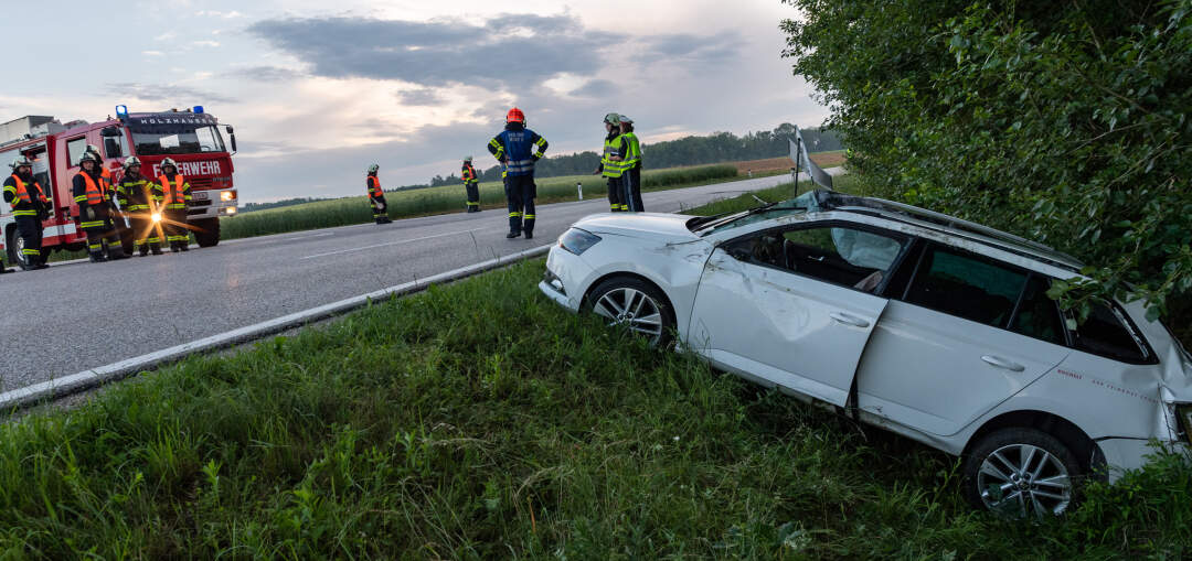 Titelbild: Zwei Verletzte bei Kreuzungsunfall in Marchtrenk