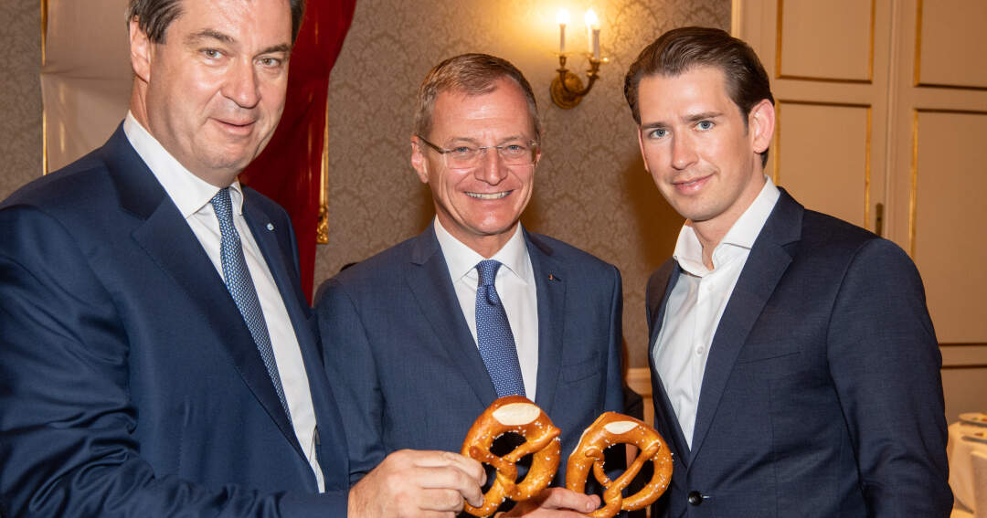 Titelbild: Söder und Kurz in Linz