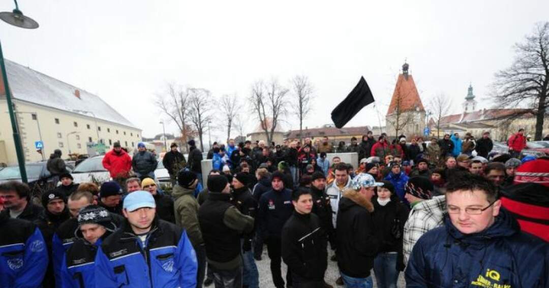 Titelbild: Trauermarsch statt Jännerrallye