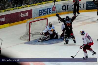 Ausgleich im vierten Spiel: Rückspiel am Ostersonntag in Salzburg foto-kerschi_01-04-2010_eishockeyliga__42.jpg