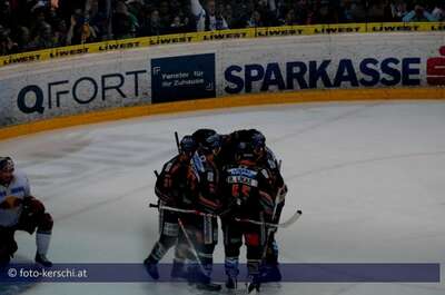 Ausgleich im vierten Spiel: Rückspiel am Ostersonntag in Salzburg foto-kerschi_01-04-2010_eishockeyliga__43.jpg