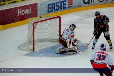 Ausgleich im vierten Spiel: Rückspiel am Ostersonntag in Salzburg foto-kerschi_01-04-2010_eishockeyliga__48.jpg