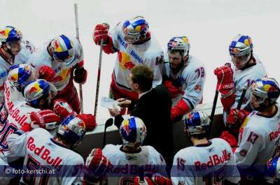 Ausgleich im vierten Spiel: Rückspiel am Ostersonntag in Salzburg foto-kerschi_01-04-2010_eishockeyliga__49.jpg