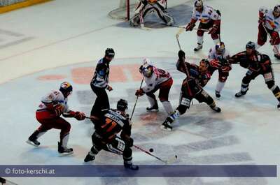 Ausgleich im vierten Spiel: Rückspiel am Ostersonntag in Salzburg foto-kerschi_01-04-2010_eishockeyliga__50.jpg